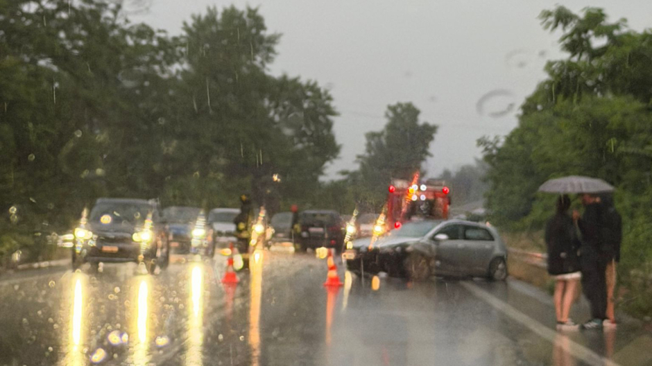 Incidente all'imbocco della superstrada, tre vetture coinvolte